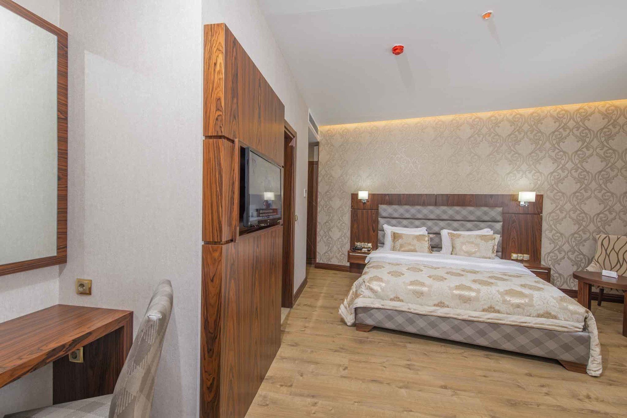 Midmar Deluxe Hotel Истанбул Екстериор снимка
